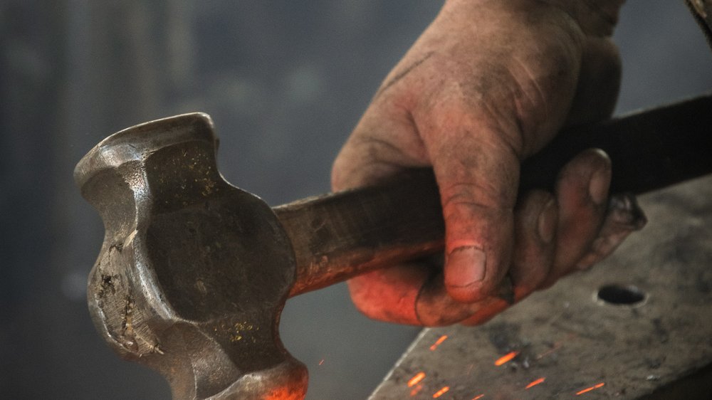 ösen anbringen mit hammer